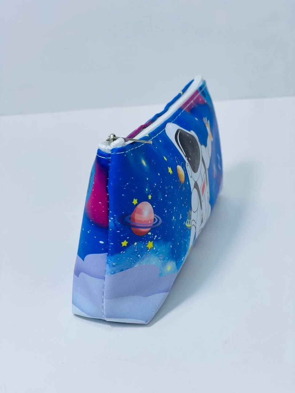 مقلمة الرجل الفضائي 🧑🏻‍🚀