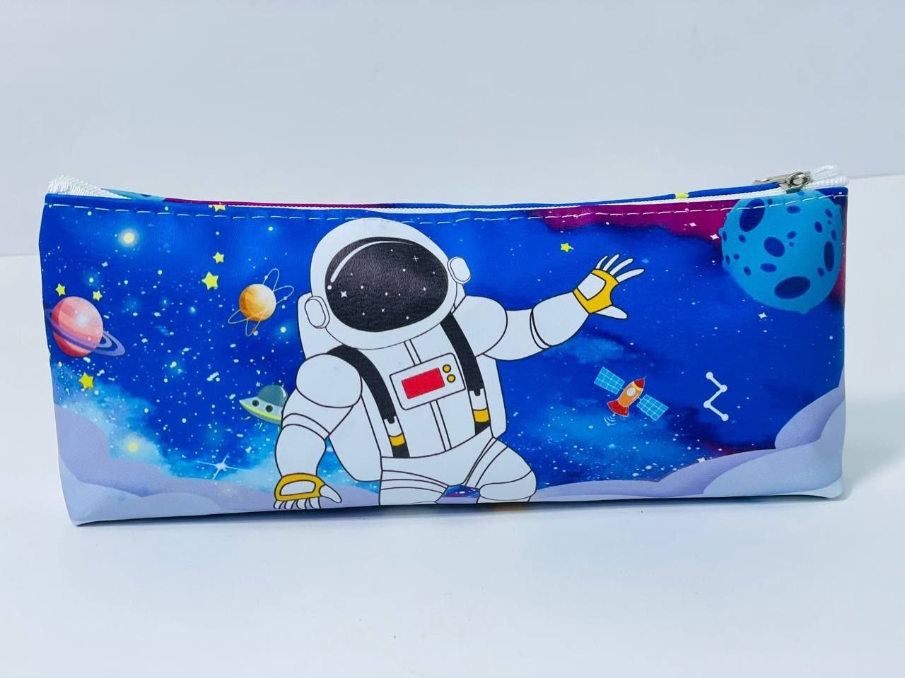 مقلمة الرجل الفضائي 🧑🏻‍🚀