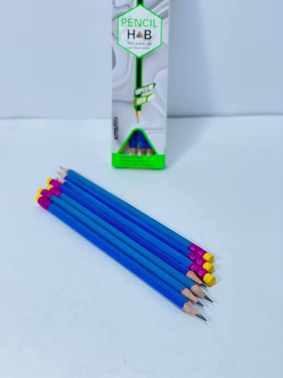 علبة اقلام رصاص ✏️ HB