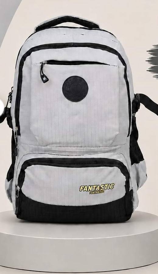 شنطة  FANTASTIC ♻️®️♻️❇️🎒👝 الشنطة الاولادي السادة 🧒🏻🧒🏻🎒🎒