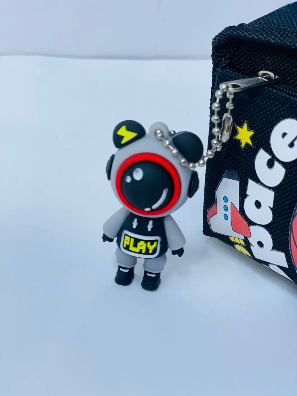 مقلمة رجل الفضاء 🧑🏻‍🚀