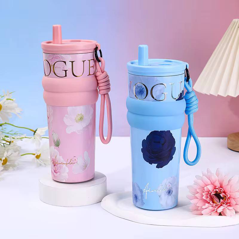زجاجة FLOWERS 🌺 and🌸🌼❇️❇️ الزجاجة الاستانلس ستيل 🍶🥤💦 💦