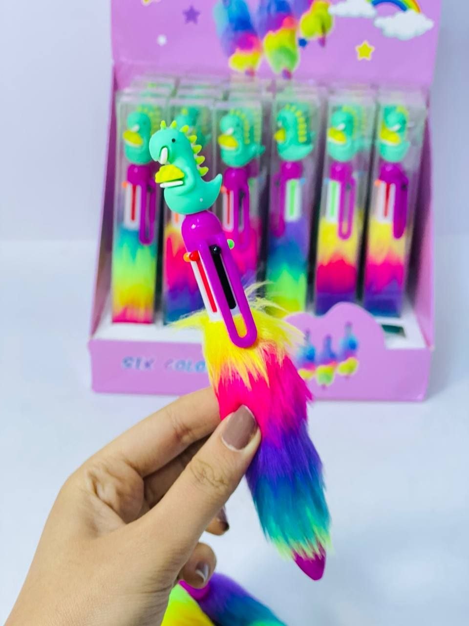 قلم جاف بالفرو 🪢📨🖊️🖊️