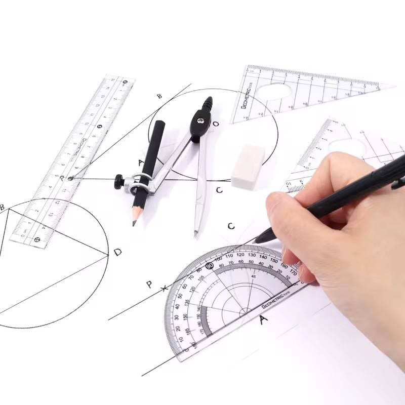 الطقم الهندسي 🔱 بالعلبة البلاستيك الشفافة 🗃