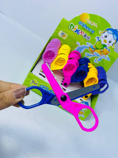 المقص البلاستيك في سن معدن ✂️✂️📝