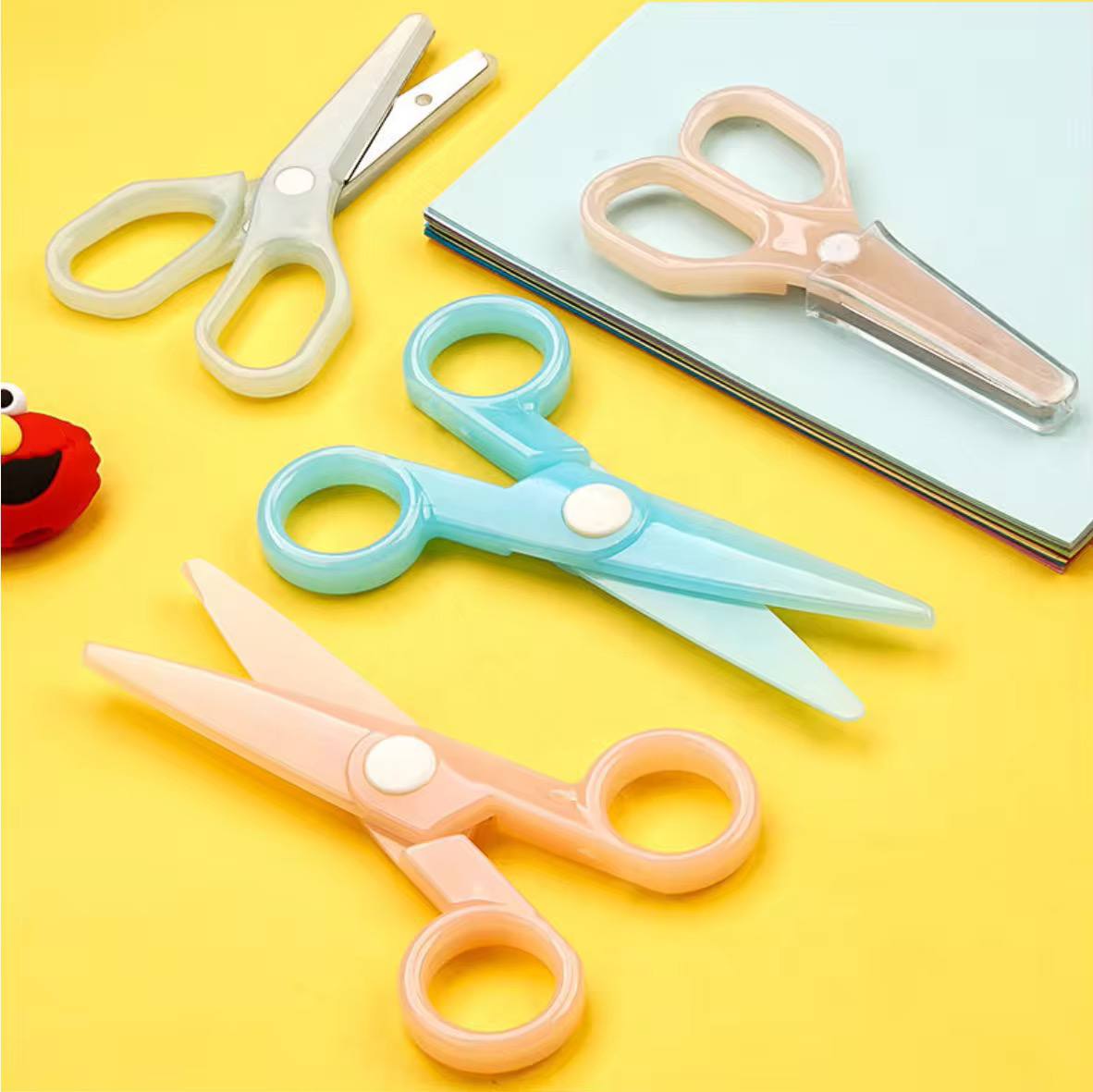 المقص البلاستيك ✂️✂️📝