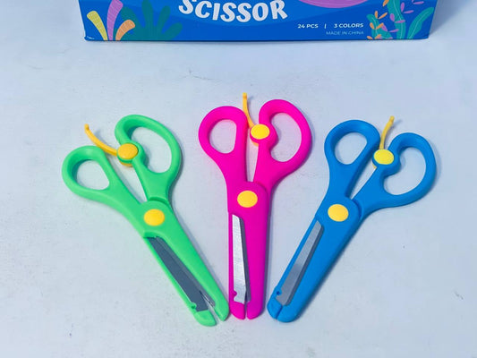 المقص البلاستيك في سن معدن ✂️✂️📝
