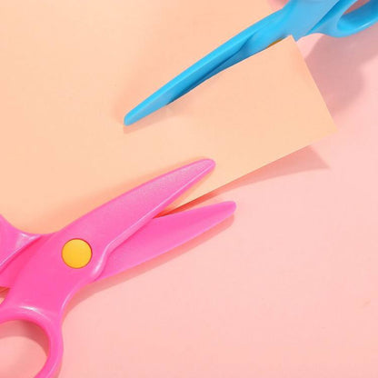 كارت المقص البلاستيك ✂️✂️📝