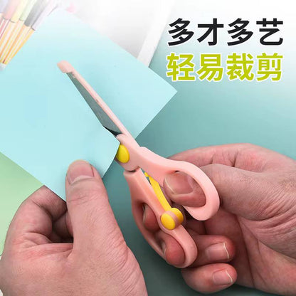 كارت المقص البلاستيك في سن معدن ✂️✂️📝